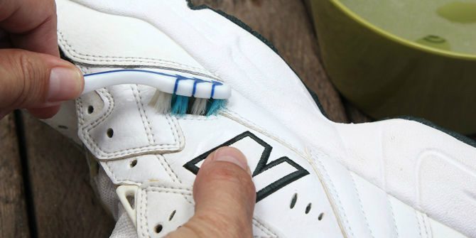 heramo - cách làm sạch giày thể thao